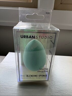 Urban Studio Pro Blending Sponge NWT